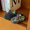 Zapatos para niños 2026 nuevos estilos primavera y otoño: zapatos de niña Forrest Gump, tenis de niño, zapatillas de entrenamiento alemanas, zapatillas deportivas casuales, colección de otoño