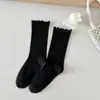 Meias de Algodão Anti-Pilling para Primavera e Verão com Recorte em Diamante Borda Ruffle Doce e Fofa Meias de Cano Médio Respiráveis Leves Elegantes Femininas