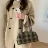 Bolso Pequeño de Cuadros Rojos de Moda 2025 Nuevo de Tendencia Versátil Diseño de Nicho Hombro Único Elegante de Moda Bolso Grande