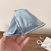 Grampo de Cabelo Triângulo Elegante de Cetim Estilo Coreano para Mulheres, Exquisito Clipe Tubarão para Coque na Nuca, Acessório de Cabelo Versátil