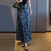 Estilo Verão Novo Redutor de Idade, Camiseta Elegante e Emagrecedora de Manga Curta, Saia Floral Feminina, Elegante Conjunto de Duas Peças