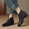 Botas curtas de algodão com forro de fleece marrom para mulheres, nova coleção outono/inverno 2026, de sola plana, salto baixo, sola macia, botins estilo francês, botas de cano justo