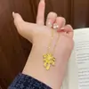 Collar con Colgante de Fuegos Artificiales que Conservan el Color de Alta Calidad Transmitido en Vivo para Mujeres, Estilo Nicho de Lujo Ligero, Cadena de Clavícula de Gama Alta, Collar que No se Desvanece