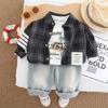 Conjunto de Roupa da Moda Outono para Meninos 2025 Novo Estiloso Camisa de Manga Longa com Quatro Listras Conjunto de Três Peças Tendência