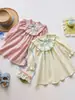 Ropa infantil estilo coreano, dulce vestido de niña con bordado floral, colección otoño 2026, vestido infantil de manga larga con volantes y lazo