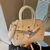 Bolso cruzado de un solo hombro para mujer, moda casual europea y americana transfronteriza, bolso color platino, bolso de mano de moda con personalidad para mujer