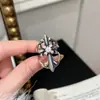 Anillo Cruz de Flor de Zirconia Retro Estilo Europeo y Americano para Mujer Nicho Diseño Único Exagerado de Gama Alta Apertura Ajustable
