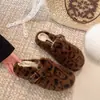 Encuentro de Primera Temporada Hong Kong Pantuflas Peludas Estilo Birkenstock Blanco para Mujer, Ropa de Exterior de Otoño, Nuevo Estilo 2026, Forradas de Felpa, Cálidas, para Ponerse Fácilmente