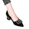 Zapatos de mujer poco profundos de ante con punta fina estilo francés, nuevos zapatos de tacón de moda otoño 2026, zapatos de tacón grueso cómodos con pedrería para mujer