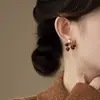 Pendientes de Perla con Flor Microincrustada Dorada de Nuevo Estilo para Mujer, Pendientes de Lujo Ligero de Nicho de Gama Alta con Temperamento Único y Hermoso