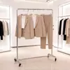 Estante de exhibición de ropa con ruedas perchero móvil pórtico de tubería de agua ropa de mujer de pie sala de transmisión en vivo tienda de tintorería perchero