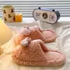 Lindas y Dulces Pantuflas de Algodón Azules con Forma de Corazón para Mujer, Adecuadas para Usar al Aire Libre, Nuevo Modelo Invierno 2026, Pantuflas Cerradas Cálidas y Cómodas para el Hogar