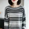 Suéter de tricô com listras contrastantes e gola redonda feminino estilo preguiçoso solto macio e fofo manga longa outono e inverno versátil blusa de base