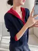 Cárdigan de punto con capucha y manga larga de estilo europeo para mujer talla grande, look de dos piezas, colección otoño 2026, top adelgazante, moderno y rejuvenecedor