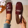 Comercio Exterior Transfronterizo Otoño 2026 Nuevos Mocasines de Estilo Británico con Suela Blanda, Cadena Metálica y Hebilla de Caballo