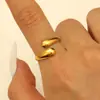 Anillo abierto de acero inoxidable de estilo europeo y americano transfronterizo para mujer, estilo irregular, anillo simple, anillo de acero de titanio resistente a la decoloración