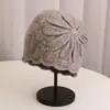 Chapéu Turban Crochê Feito à Mão Estilo Japonês Vazado para Mulheres, Chapéu de Malha Floral Versátil e Fashion com Acabamento em Renda