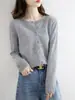 Nuevo cárdigan de punto 2026, suéter de cuello redondo para principios de otoño, prenda exterior versátil de manga larga de color liso para mujer, disponible para dropshipping y ventas transfronterizas