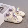 Tênis infantil, unissex, nova coleção outono 2026, sapatos casuais respiráveis com fechos de velcro, estilo coreano, tênis leves para corrida, tênis brancos