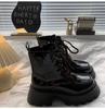 Botas Martin de Salto Grosso de Fundo Grosso Estilo Britânico Retro Transfronteiriças para Mulheres 2024 Inverno Novas Botas Martin com Cadarço Frontal para Todos os Jogos Mulheres