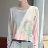 Nueva Colección Primavera-Verano 2026 Camiseta de Punto con Mangas Largas, Cuello Redondo, Holgada, Pintada, con Protección Solar, Estampado Artístico para Mujer