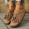En stock 2026 transfronterizo verano nuevo mujer sandalias planas retro con borlas y cuentas de punta cerrada versátiles casuales para mujer