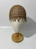 Gorro de Punto Hueco Tejido a Mano para Mujer, Gorro de Punto con Lentejuelas y Perlas al por Mayor de Fábrica, Gorro Pullover Estilo Vacaciones en la Playa