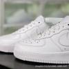 Putian Venta al por Mayor Original Puro Clásico Air Force One Blanco Puro Tenis Altos y Bajos Estilo Pareja Zapatos Casuales Blancos para Hombre y Mujer