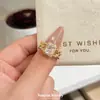 Anillo Abierto Geométrico de Circonita Microincrustada de Lujo Ligero a la Moda, Anillo de Dedo Índice Cuadrado Ajustable de Nicho, Anillo Versátil para Mujer