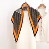 Bufanda Triangular de Algodón y Lino con Estampado Completo Nueva Vintage Primavera/Verano 2026 para Mujer, Bufanda Decorativa Versátil para el Cuello, Chal de Viaje con Protección Solar