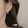 Pendientes de botón Exquisitos de Flor de Rosa con Circonita de Aguja Plateada con Diseño Floral, Estilo Minimalista de Nicho, Lujo Ligero y Sensación de Alta Gama
