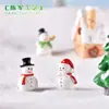 Novos acessórios decorativos de Natal com Papai Noel e boneco de neve, cenas de Natal em miniatura, meias de Natal, presentes, sinos e pequenas figuras de resina
