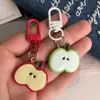 Llavero de Rodaja de Manzana Roja y Verde Simulado Accesorios Colgantes Creativos para Bolsos Accesorios de Joyería Colgante de Alto Valor Colgante