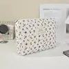 Bolso de maquillaje acolchado floral morado de moda, gran capacidad, portátil, organizador de cosméticos elegante y neceser de viaje de alta calidad