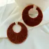 Pendientes Trenzados Envueltos en Hilo de Felpa Simples y Elegantes, Pendientes Redondos Coloridos Hechos a Mano con un Toque de Lujo para Mujeres