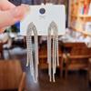 Pendientes de borla de diamantes de moda socialité de lujo ligero, pendientes con alto sentido de la personalidad y sentido del diseño, temperamento, pendientes súper de hadas al por mayor