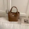 Bolsa de Mão Estilo Coreano Nicho Bolsa Saco para Mulheres 2025 Inverno Novo Modelo de Alta Qualidade Estilosa Versátil Bolsa de Ombro Transversal