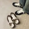 Zapatos Casuales de Cuero Patchwork de Vacuno Estilo Alemán 2026 Primavera Tacón Bajo Cuero Genuino Bloques de Color Deportivos con Cordones para Mujer