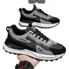 Zapatos deportivos transfronterizos para hombre son ligeros, modernos, a la moda, transpirables, zapatos casuales para hombre, cómodos y versátiles con suelas suaves, zapatos de papá