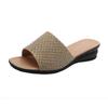 Zapatillas de mujer 2021, nuevas zapatillas de verano de estilo europeo y americano con cuña y boca de pez, chanclas para mujer, venta al por mayor.