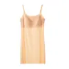 Vestido de tirantes para mujer 2026 Nuevo estilo Primavera/Verano con copas en el pecho, Corte ajustado, Vestido interior anti-exposición para usar sobre otras prendas