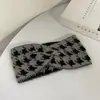 Novo Acessório de Cabeça Faixa de Cabelo Xadrez Lã Feminina Aba Larga Turbante de Confinamento Cruz Outono e Inverno Faixa de Cabelo para Exterior