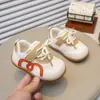 Zapatos Deportivos Infantiles Versátiles 2026 Primavera/Otoño Nuevo Estilo Zapatos para Niñas Pequeñas Guardería Niños Pequeños Malla Transpirable Zapatos Individuales