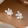 Pendientes de Mariposa de Doble Capa de Plata S925 Yinzhen para Mujer, Pendientes Pequeños Frescos Elegantes, No Es Necesario Quitarse los Pendientes de Tornillo al Dormir