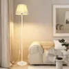 Lámpara de Pie de Tela con Protección Ocular Ahorradora de Energía Sala de Estar Estudio Moderna Simple Hotel Dormitorio Mesita de Noche Lámpara de Mesa Decorativa Lámpara Vertical