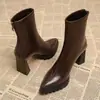 Novedad Otoño/Invierno 2026 Botines de Punta Fina con Tacón Grueso para Mujer Botas de Moda Retro de Cuero Suave con Cremallera Trasera de Tacón Alto Botas Versátiles con Forro de Terciopelo