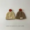 Toucas de Bebê Outono e Inverno Modernas e Fofas Toucas de Tricô com PomPom de Pelo para Homens e Mulheres, Modernas e Versáteis Quentes e à Prova de Frio Toucas de Puxar