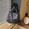 2026 Nova Bolsa Tote Grande Capacidade Moda Versátil Ombro Único Resistente ao Desgaste Estilo Coreano Nicho Bolsa de Mão para o Dia a Dia Feminino