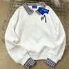 Moletom Feminino Estilo High Street Americano, Design de Gola Polo Costurada, Peça Falsa de Duas Peças, Versátil, Forrado com Lã, Coleção Outono/Inverno 2025
