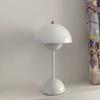 Lámpara de Mesa Retro Danesa de Alta Gama Ambiente de Boda Decoración de Mesita de Noche para Dormitorio Regalo Creativo Protección Ocular Luz Nocturna Recargable